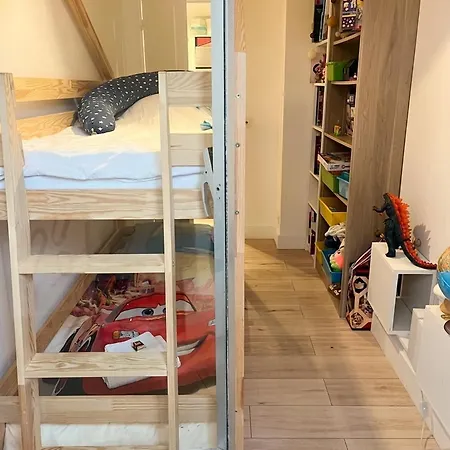Familial Pour Couple Avec 2 Enfants Avec Jardin Piscine Et Parking Recharge Véhicule électrique Antibes